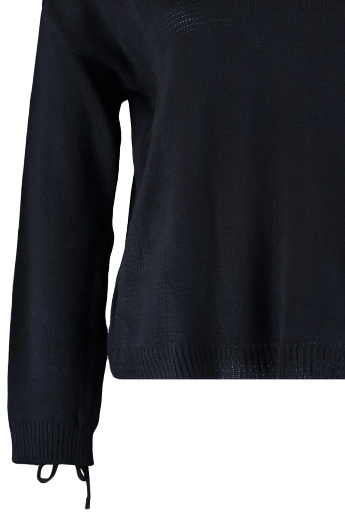 Trendyol Curve  Schwarzer, geraffter Strickpullover mit V-Ausschnitt und Ärmeln TBBAW23AN00023