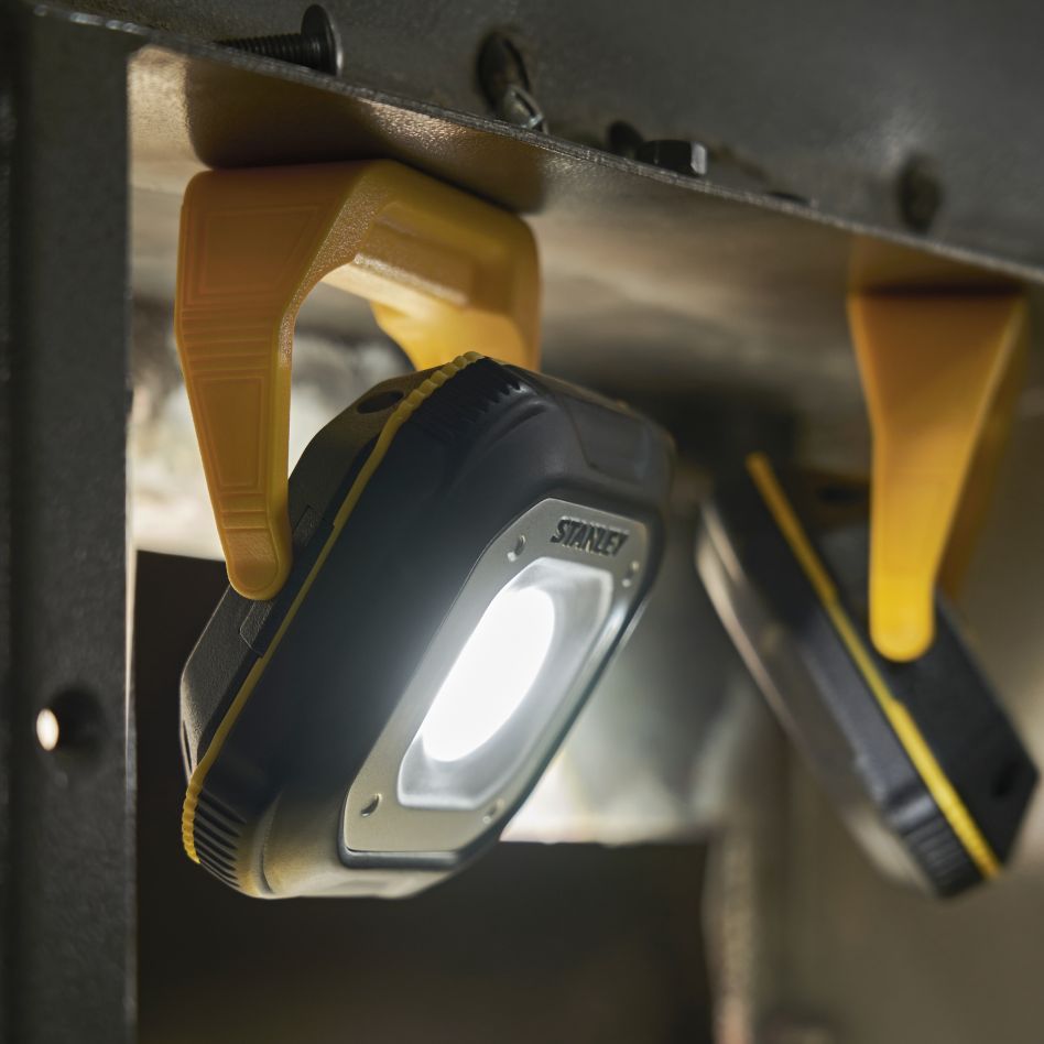 Lampe de travail magnétique portable rechargeable Stanley SXLS50114E