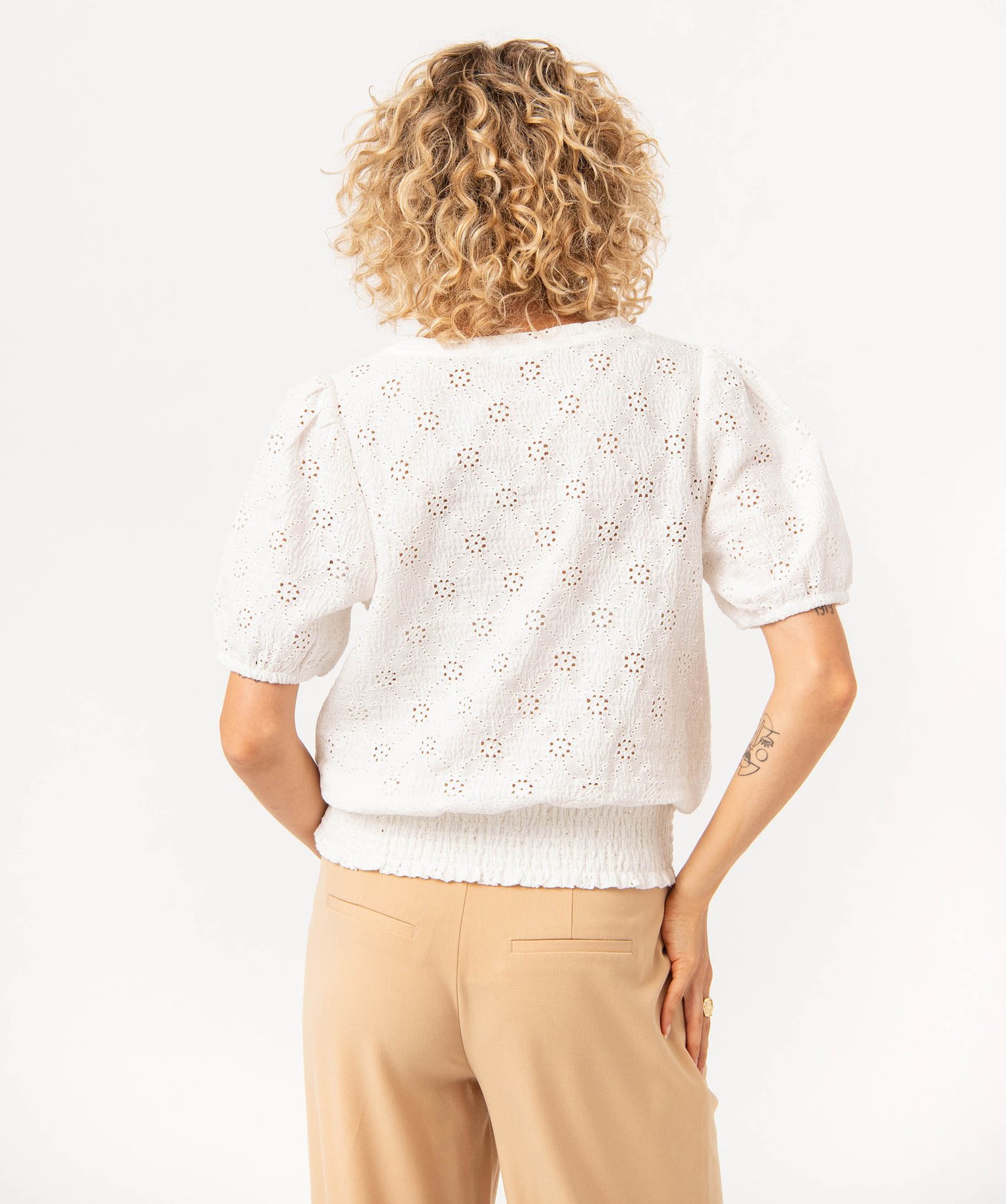 Tee-shirt à manches courtes en maille ajourée femme ecru | GEMO