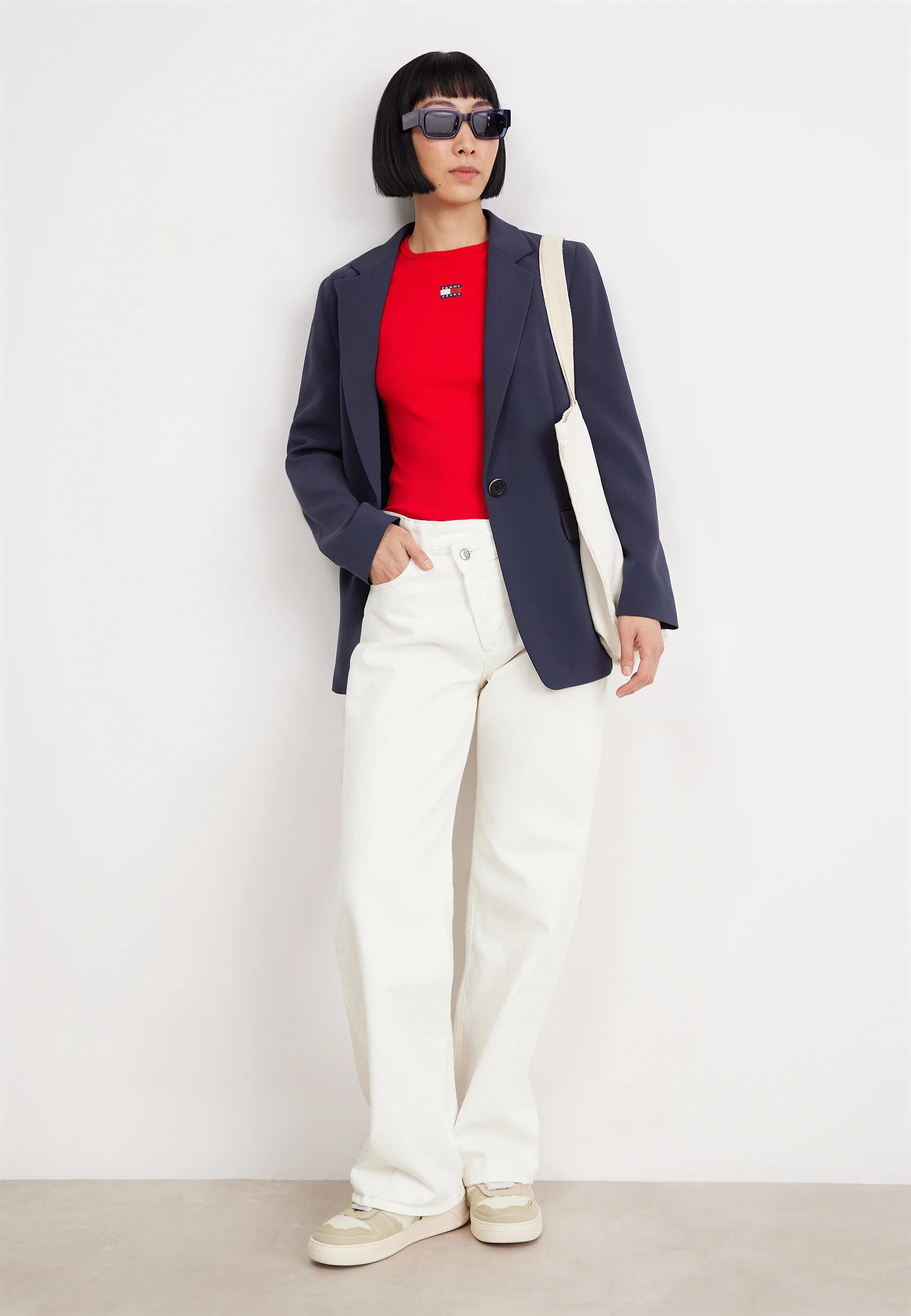 Tommy Jeans SLIM BADGE TEE - Camiseta con estampado