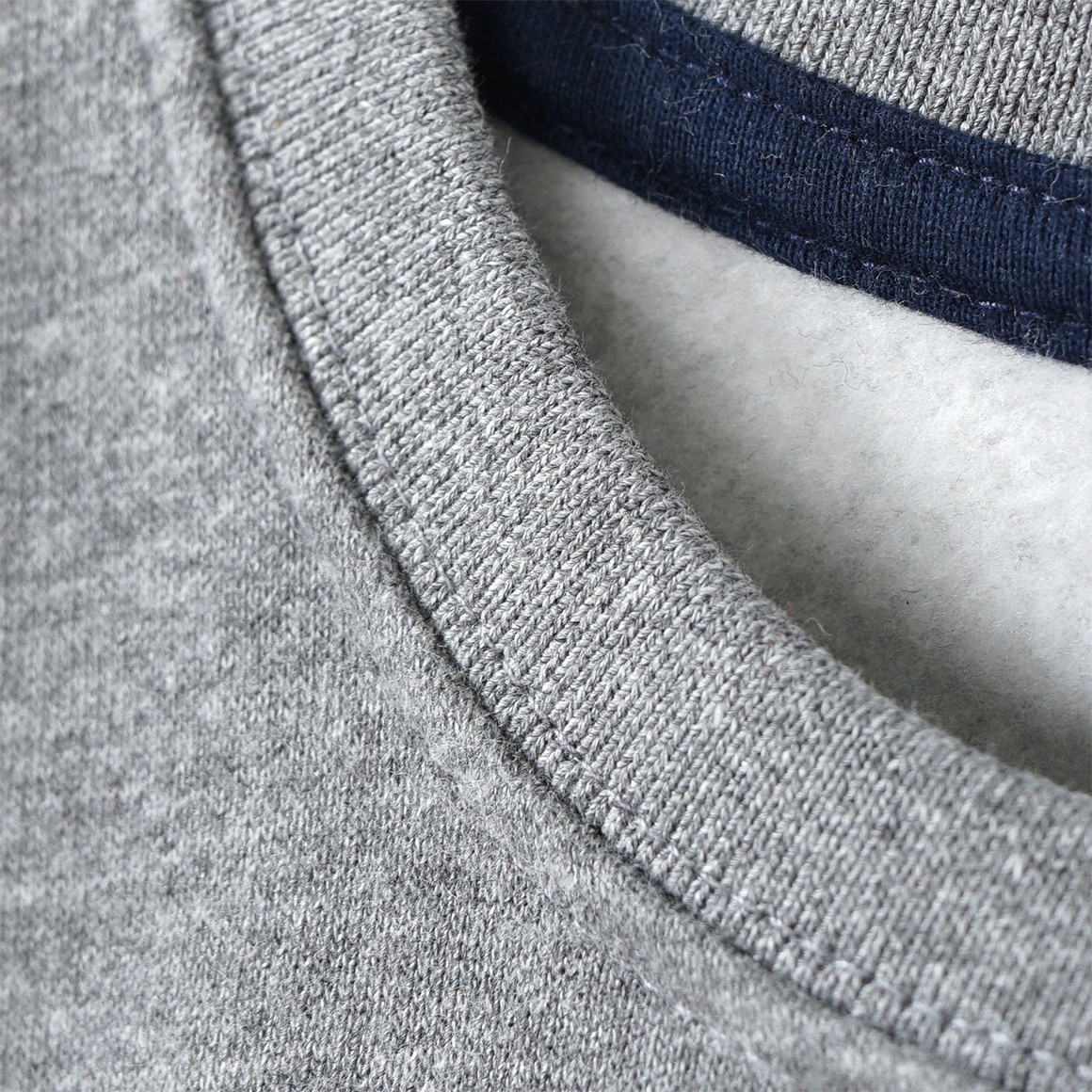 Jungen Sweatshirt mit Wendepailletten