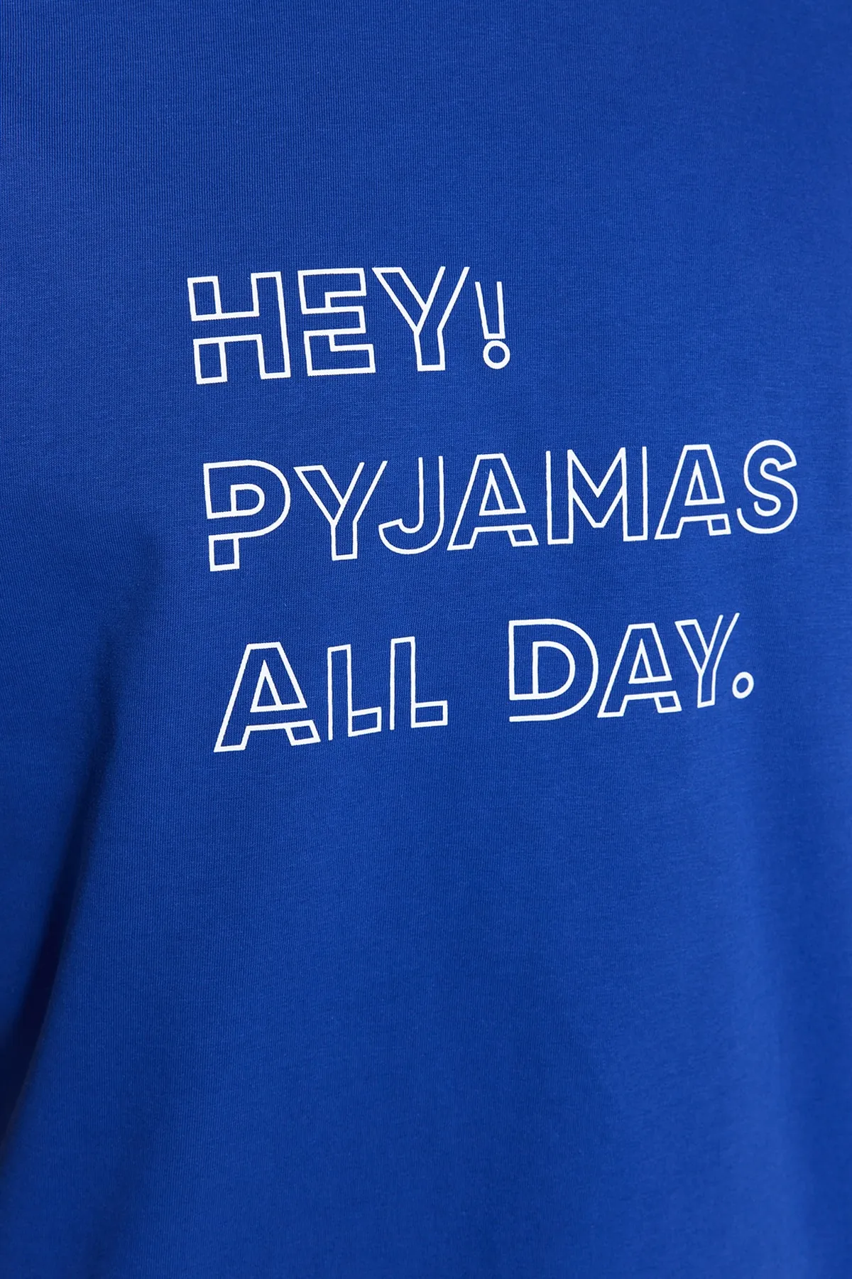 Trendyol Collection  Dunkelblaues Unisex-Pyjamaset mit normaler Passform und bedruckten Shorts TMNSS23PT00000