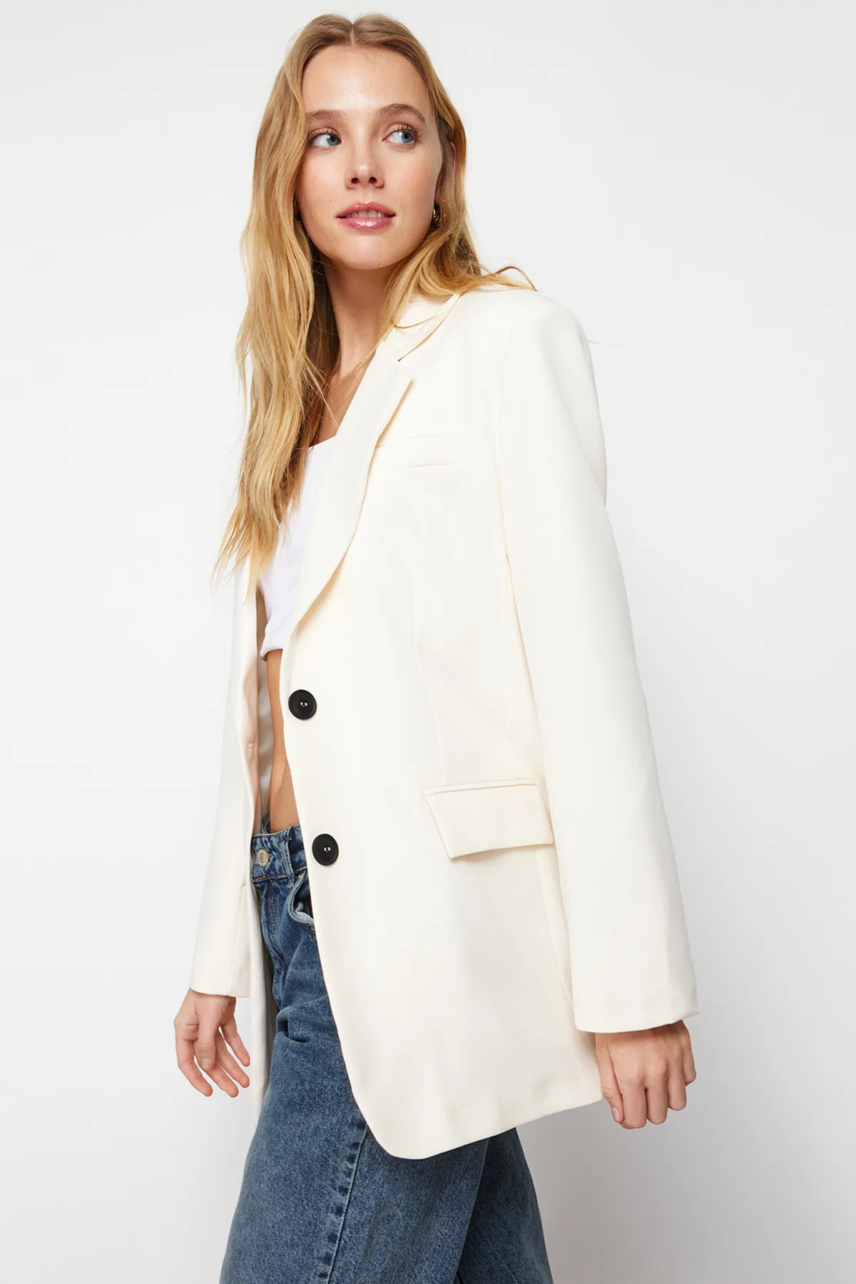 Trendyol Collection  Ecrufarbener, übergroßer, gewebter Basic-Blazer TWOSS24BC00029