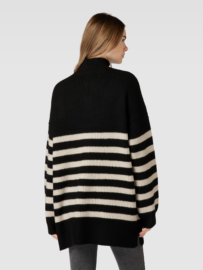 Strickpullover mit Stehkragen und Reißverschluss Modell 'ALFRIDA' in schwarz