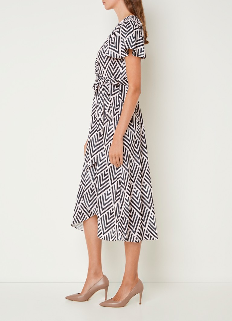 El vestido midi cruzado Julissa de Phase Eight presenta un estampado gráfico y un bajo asimétrico.