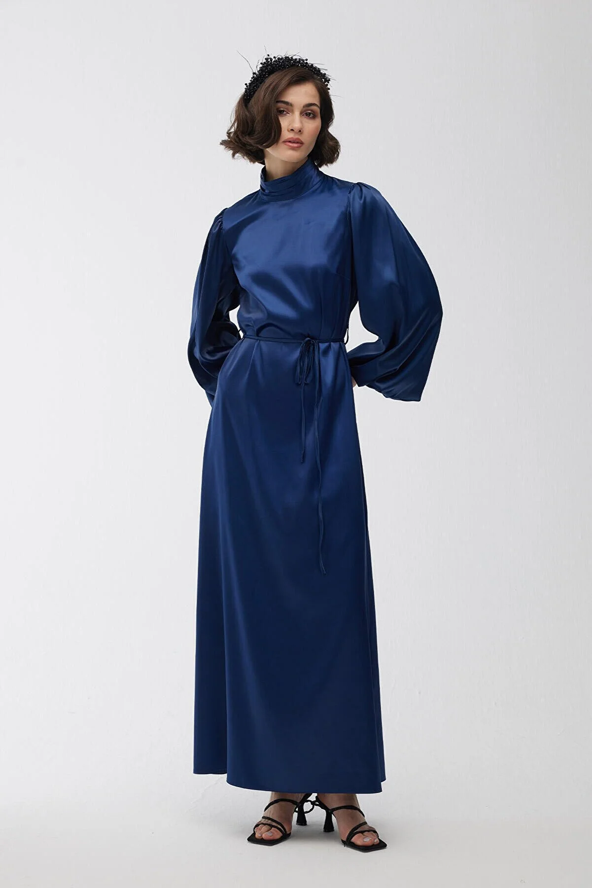 Manuka  ABENDKLEID AUS SATIN MIT BALLONÄRMELN MARINEBLAU
