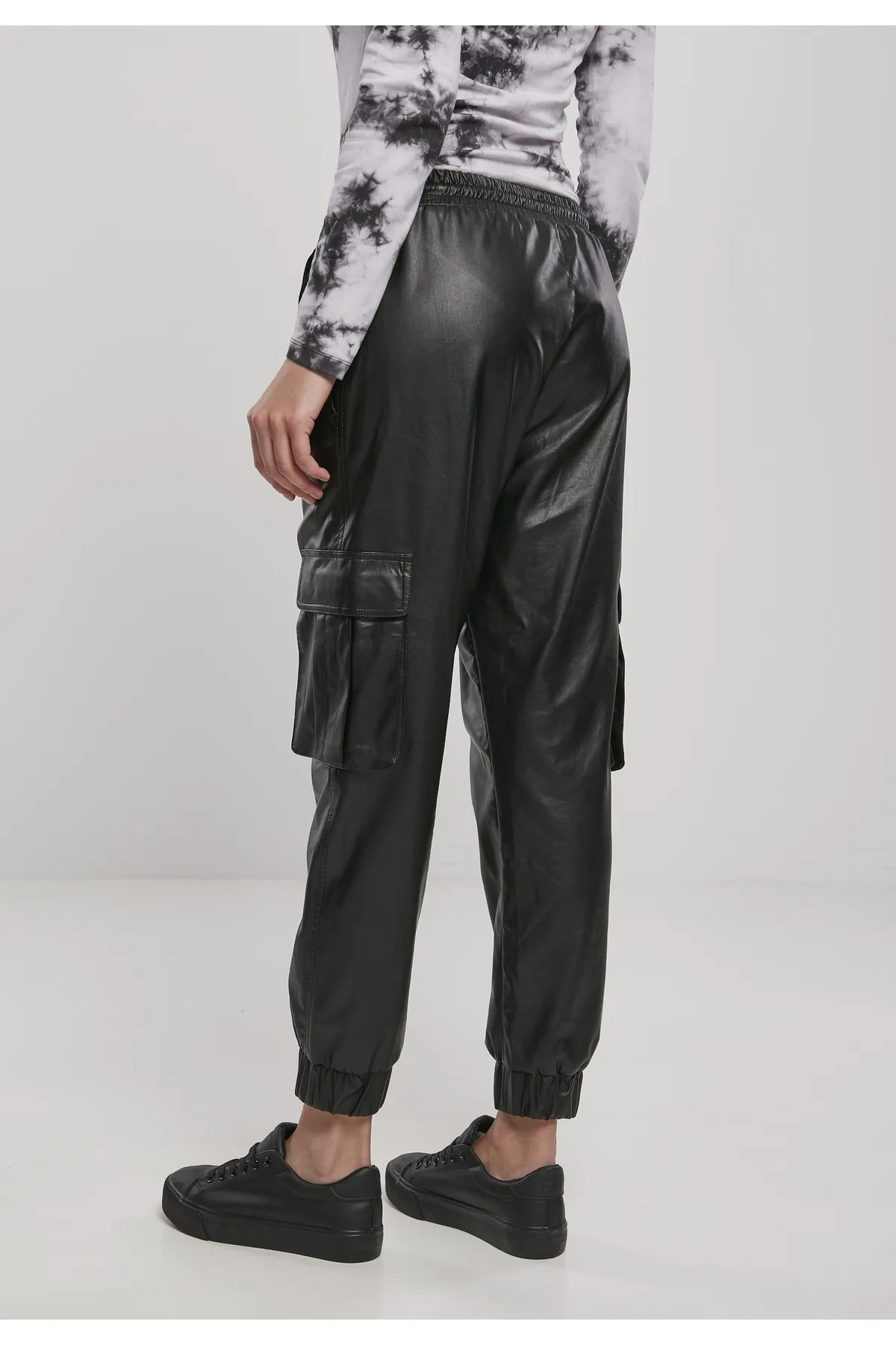 Urban Classics  Damen-Cargohose aus Kunstleder für Damen