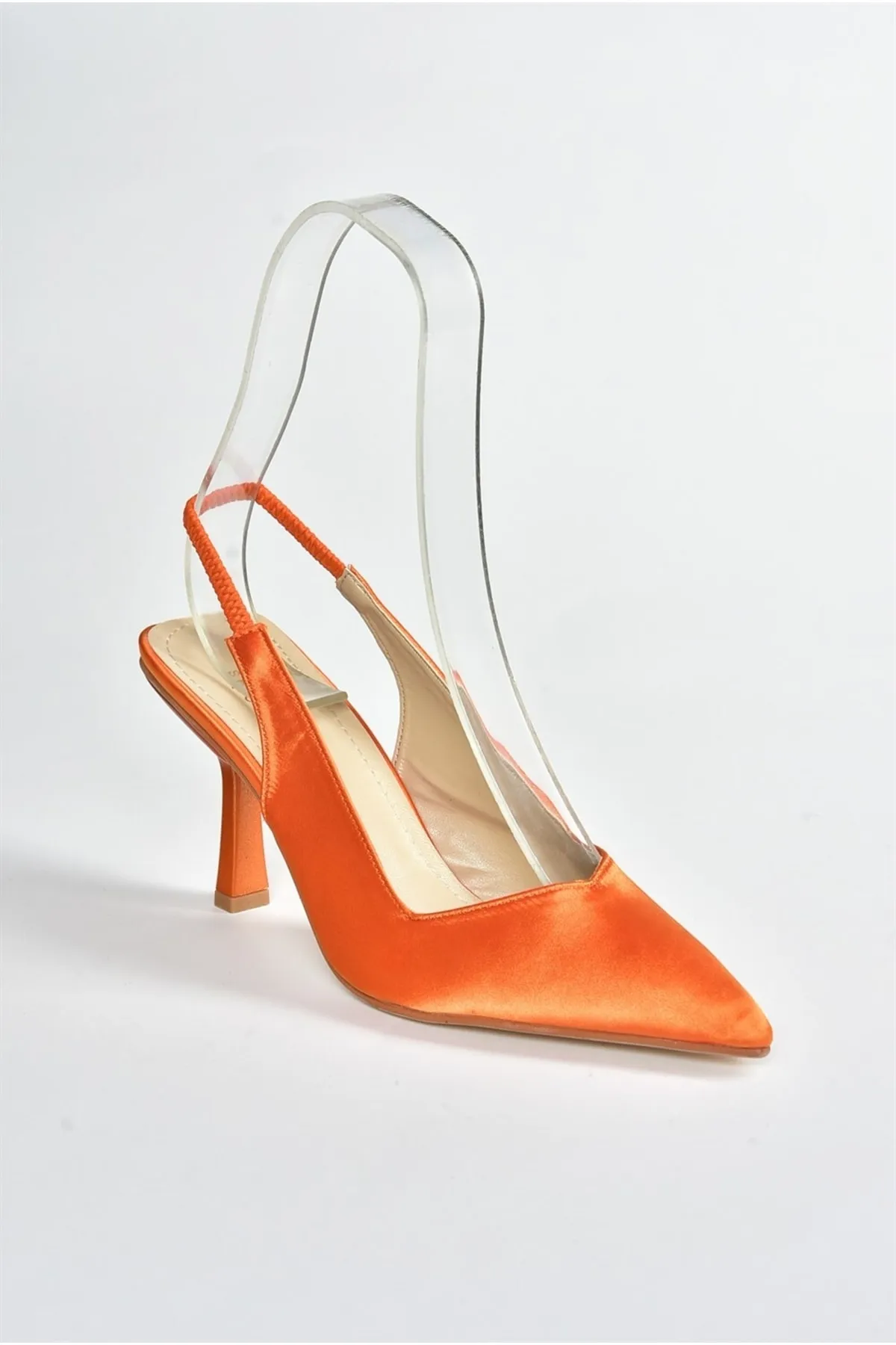 Fox Shoes  Orangefarbene Damenschuhe mit Absatz aus Satinstoff M882007004