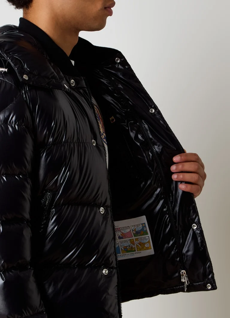 Giacca imbottita in piuma d'oca Moncler Maljasset con cappuccio removibile.