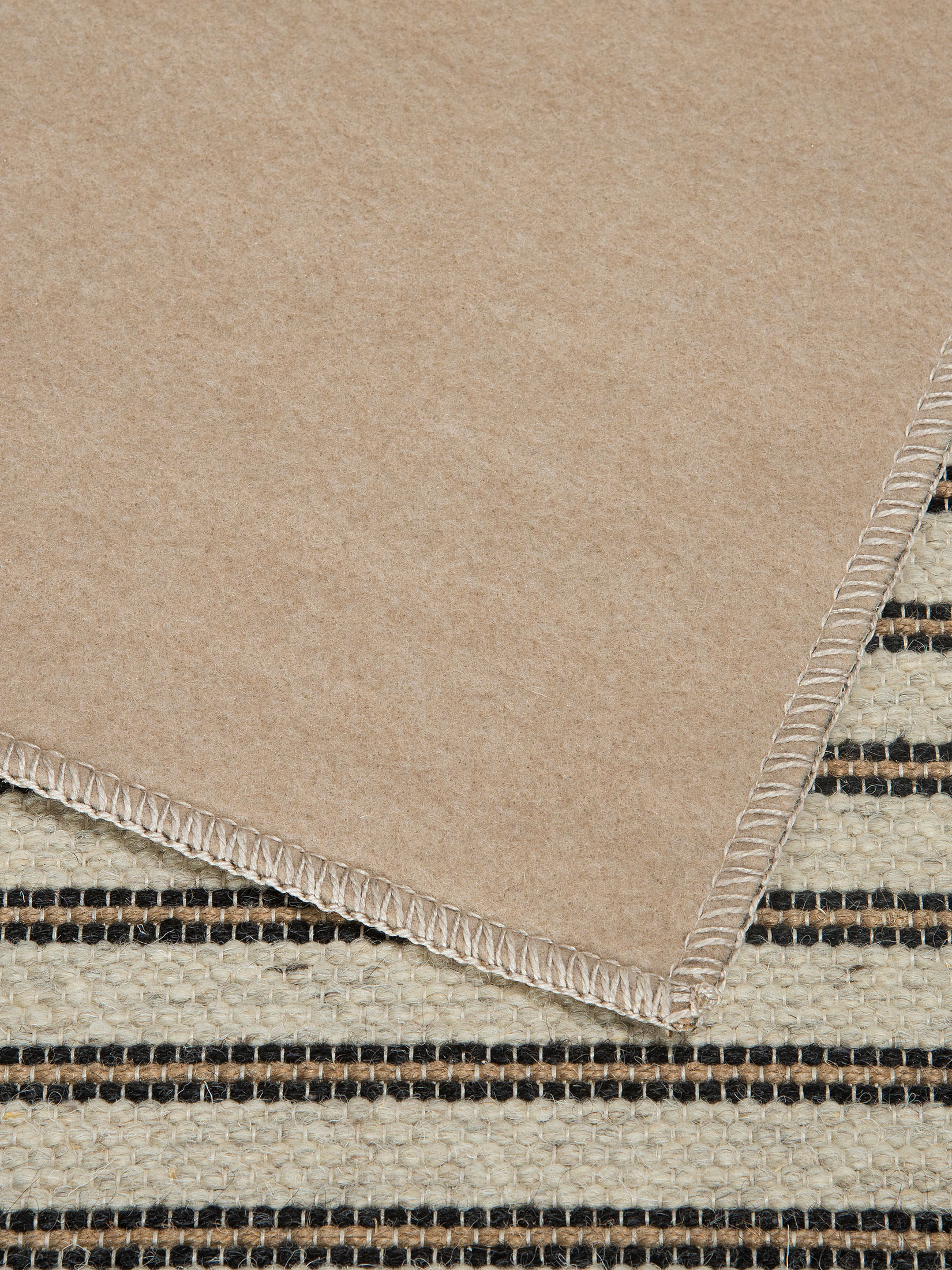 Svansbjerg Moderner Teppich, Creme/Schwarz