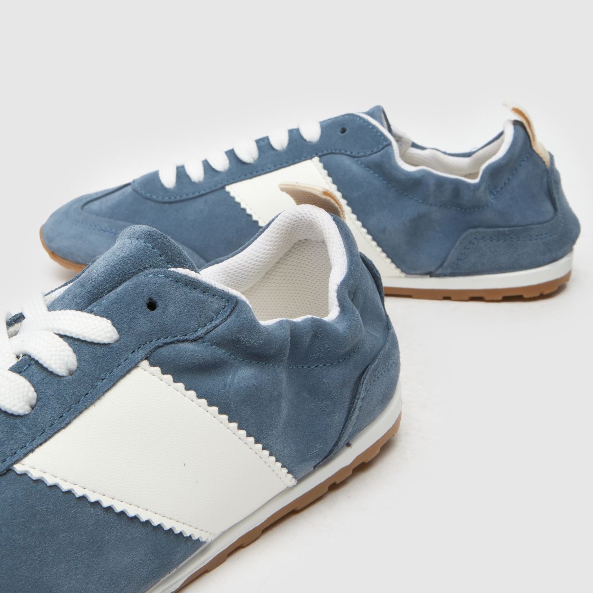 Schuh Meredith vékony talpú kék sportcipő