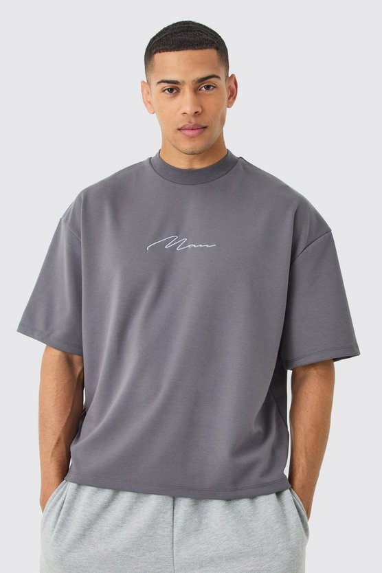 Kastiges Oversize Premium T-Shirt mit Stickerei