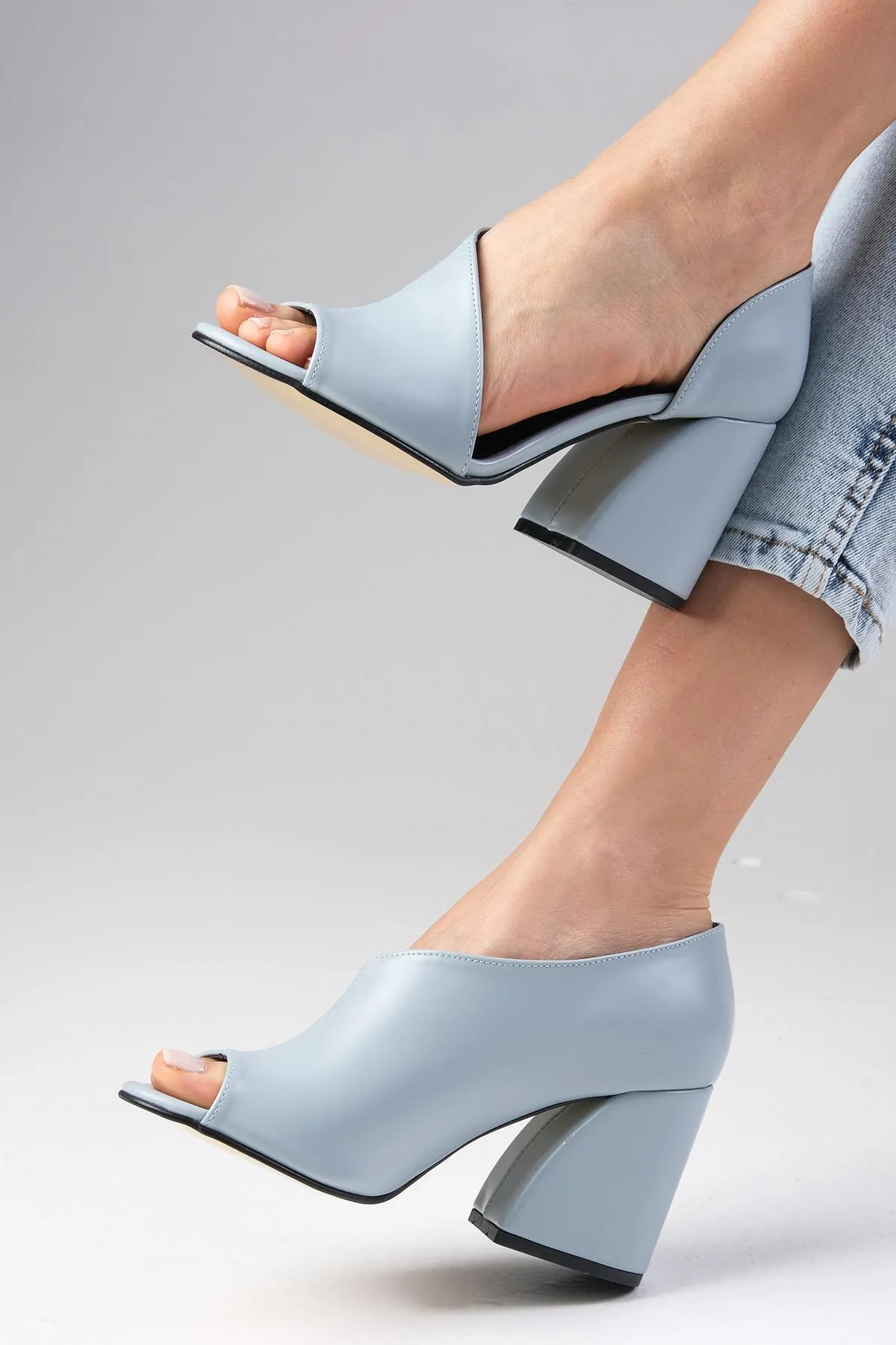 Mio Gusto  Babyblaue Schuhe mit Absatz