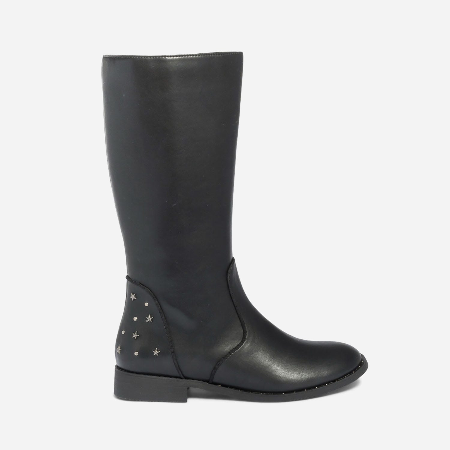 Botte noire à clous
