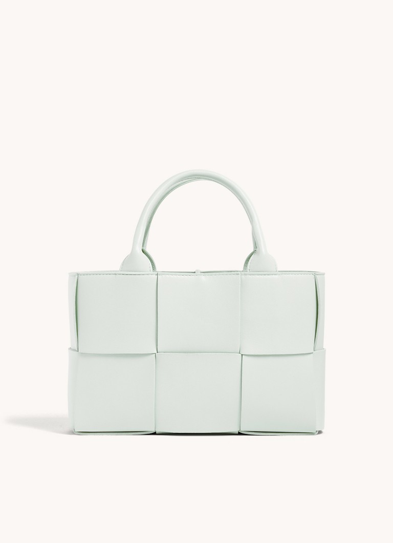 Geanta Bottega Veneta Mini Bow din piele de miel