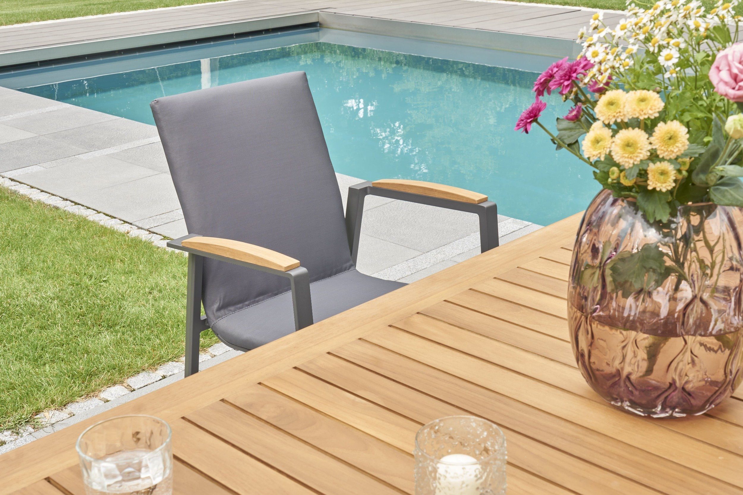 LC Garden Stapelstuhl LC Garden 4er Set Unicamo Sunvego Stapelstuhl Textilen anthrazit Teakholz Gartenstuhl