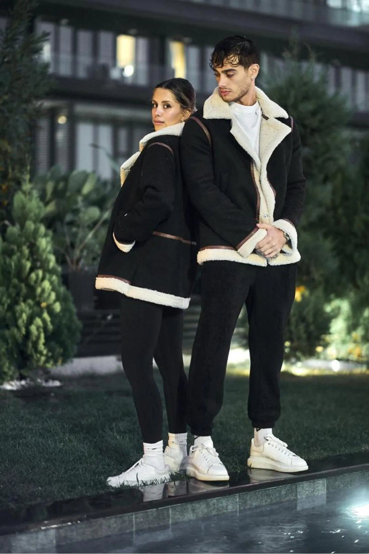 SONREİR  UNISEX-ULTRA-OVERSIZE-MANTEL MIT STICK-DETAIL