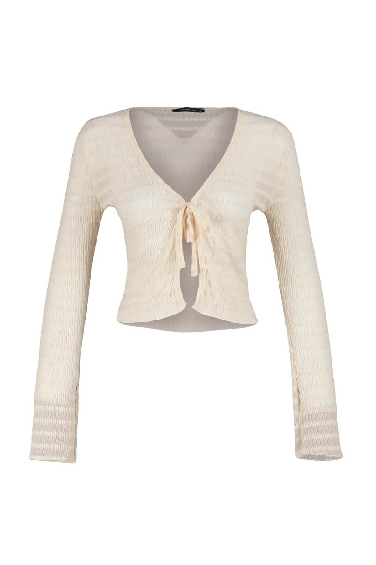 Trendyol Collection  Ecru Premium-Strickbluse mit strukturiertem V-Ausschnitt und dehnbarer Schleife zum Binden, detailliert TWOSS23BZ00796