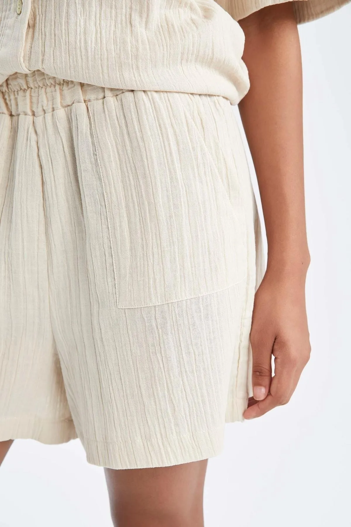 DeFacto  Regular-Fit-Shorts aus Musselin mit normaler Taille
