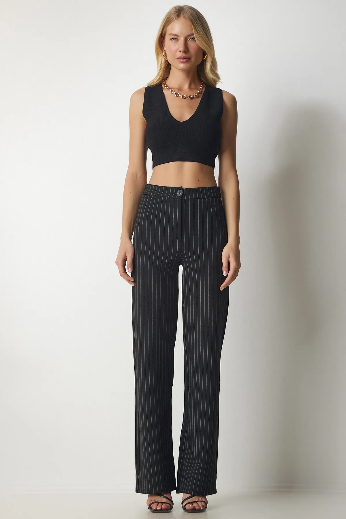 Happiness İstanbul  Schwarze, dünne, gestreifte, bequeme Strickhose für Damen UB00142