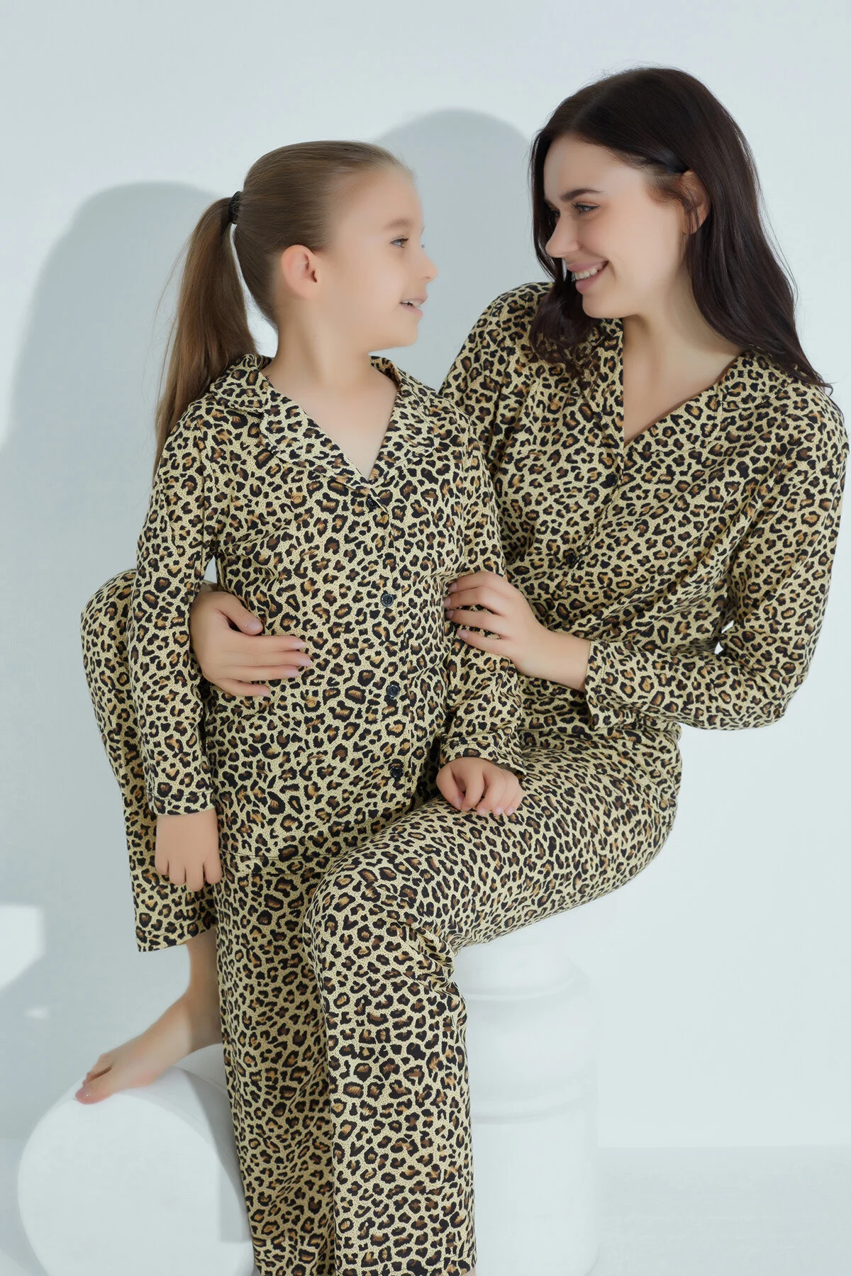 STRAWBERRY  Pyjama-Set aus Baumwolle mit Knöpfen