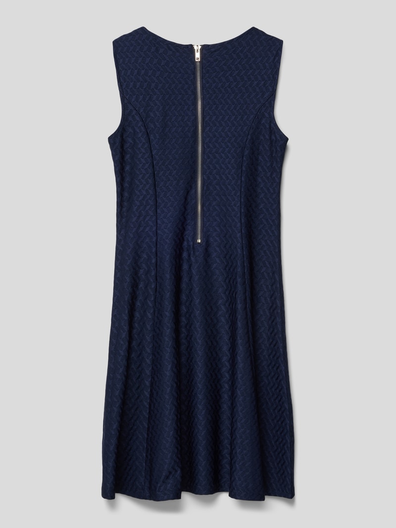 Kleid mit Strukturmuster in marineblau