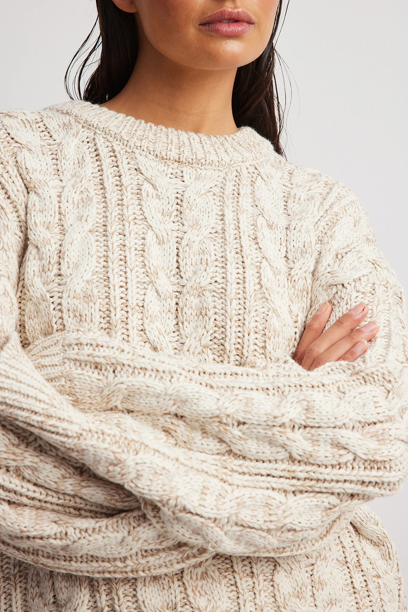 Oversize Pullover mit Zopfmuster