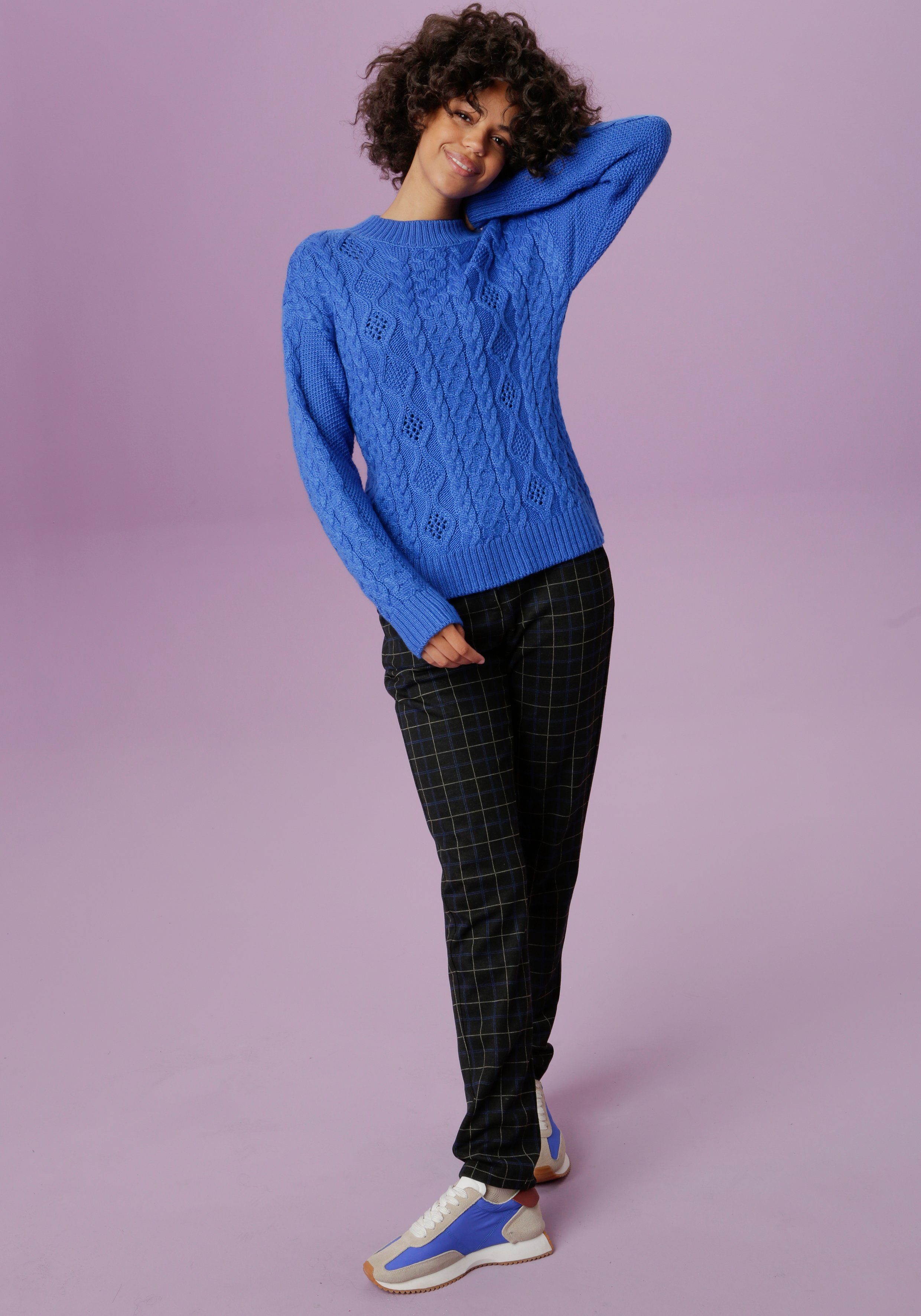 Aniston CASUAL Rundhalspullover im trendigen Strick-Muster-Mix