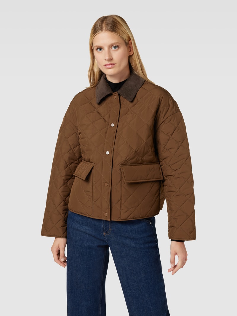 Steppjacke mit Pattentaschen in mittelbraun