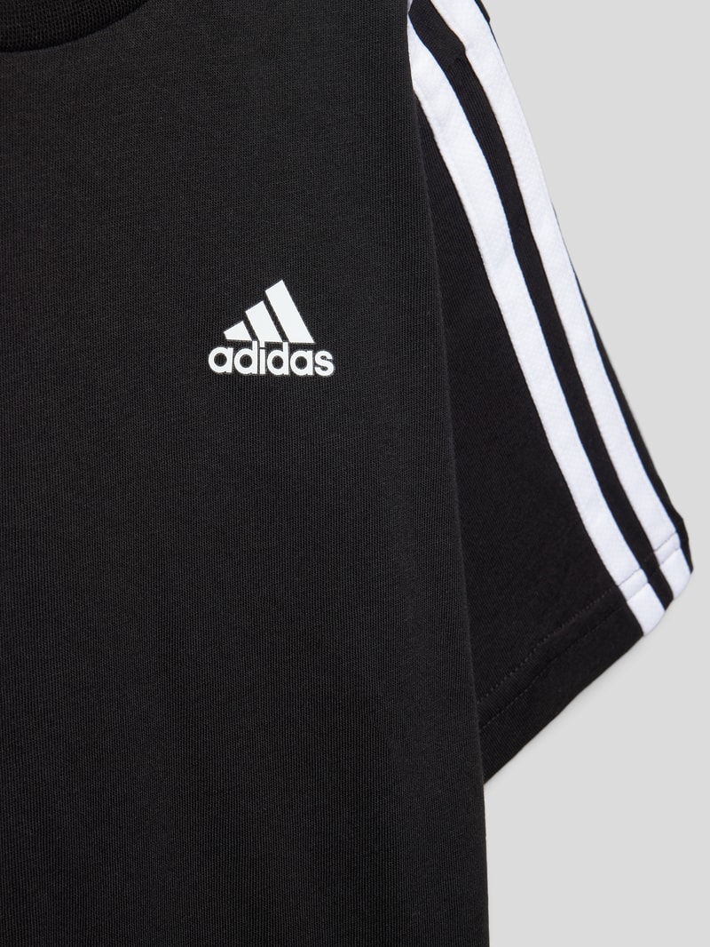T-Shirt mit Kontraststreifen und Rundhalsausschnitt in schwarz