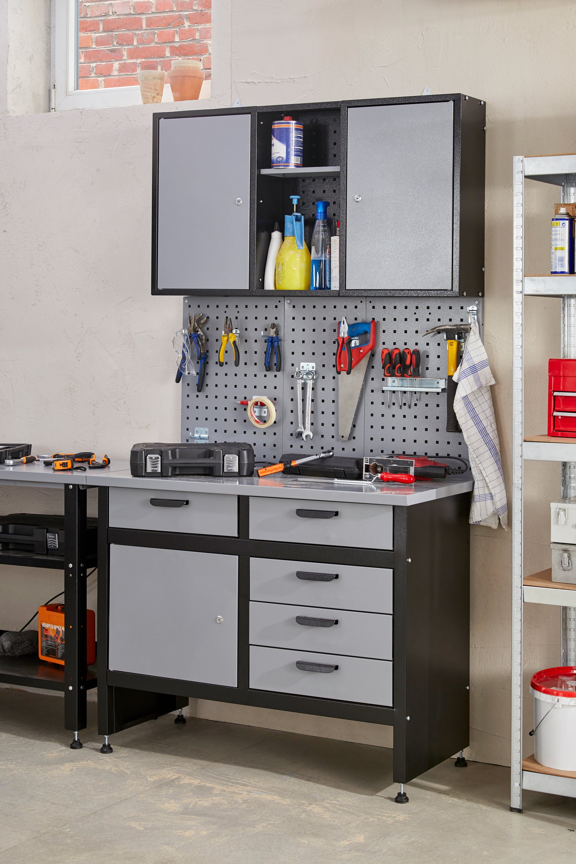 Profiwerk Werkzeugschrank Hängeschrank Süden Breite 110 cm, abschließbar, inkl. praktischer Lochwand