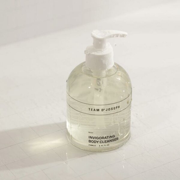 Team Dr. Joseph Invigorating Body Cleanser Duschgel