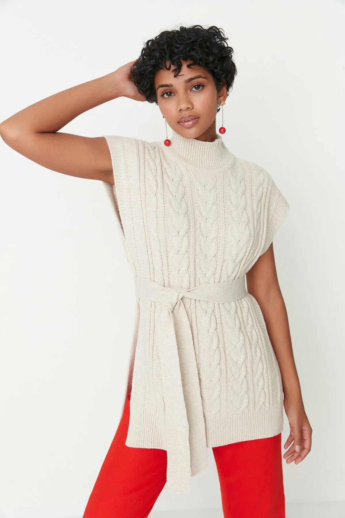 Trendyol Collection  Weit geschnittener Woll-Strickanzug mit Gürtel in Stein TWOAW22BZ0031