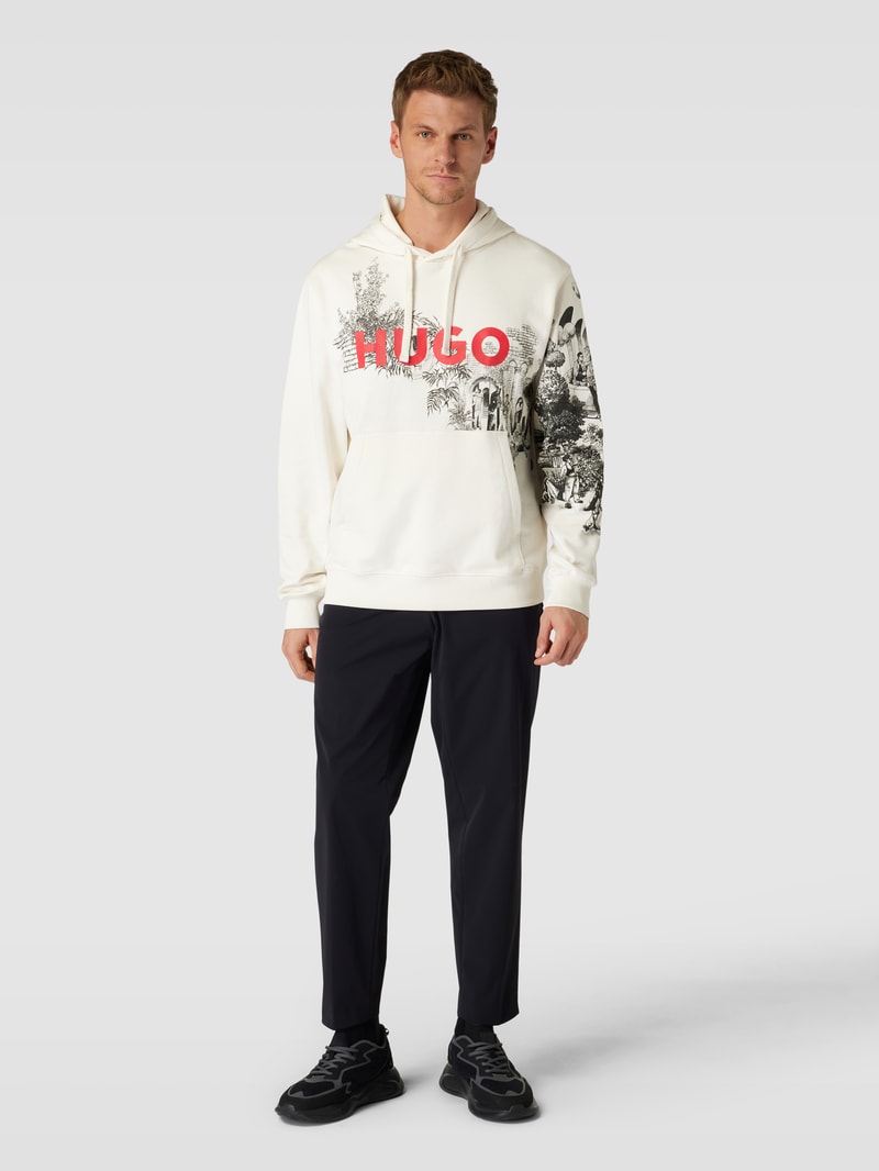 Hoodie mit Känguru-Tasche Modell 'Doliveto' in offwhite
