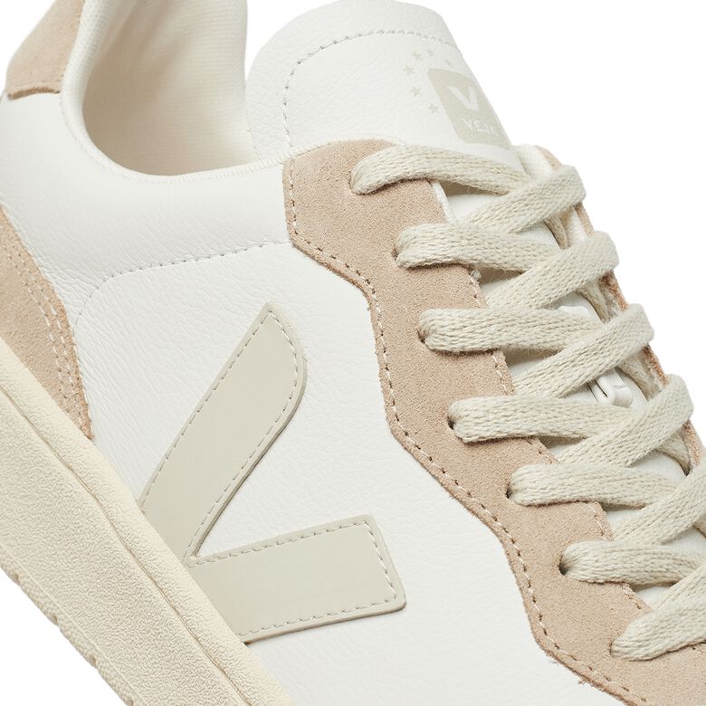 Veja Aegean Project V-90 extra-white pierre almond