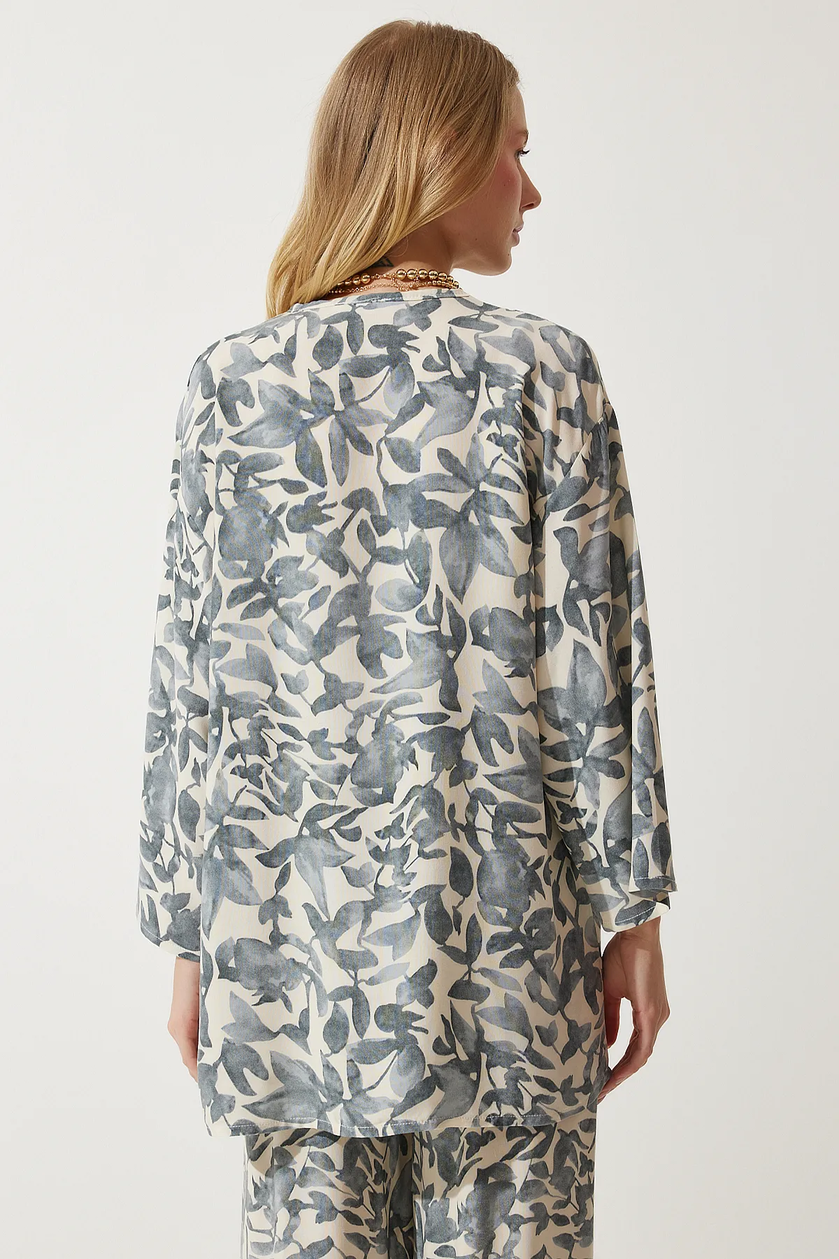 Happiness İstanbul  Knochengrau gemustertes Kimono-Palazzo-Hosen-Set für Damen EN00614