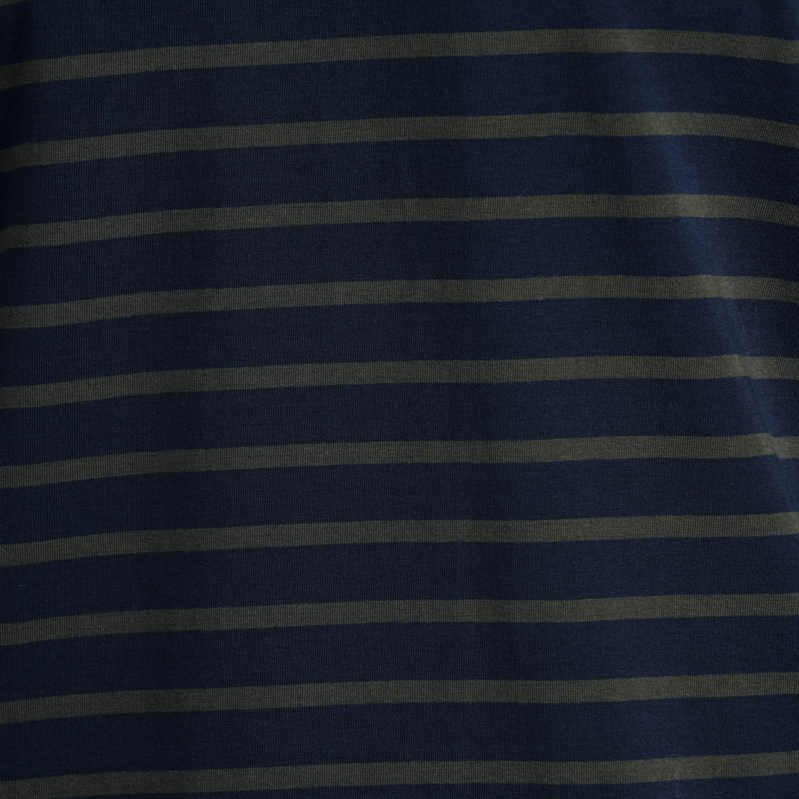 Herren Schlafshirt mit V-Ausschnitt
