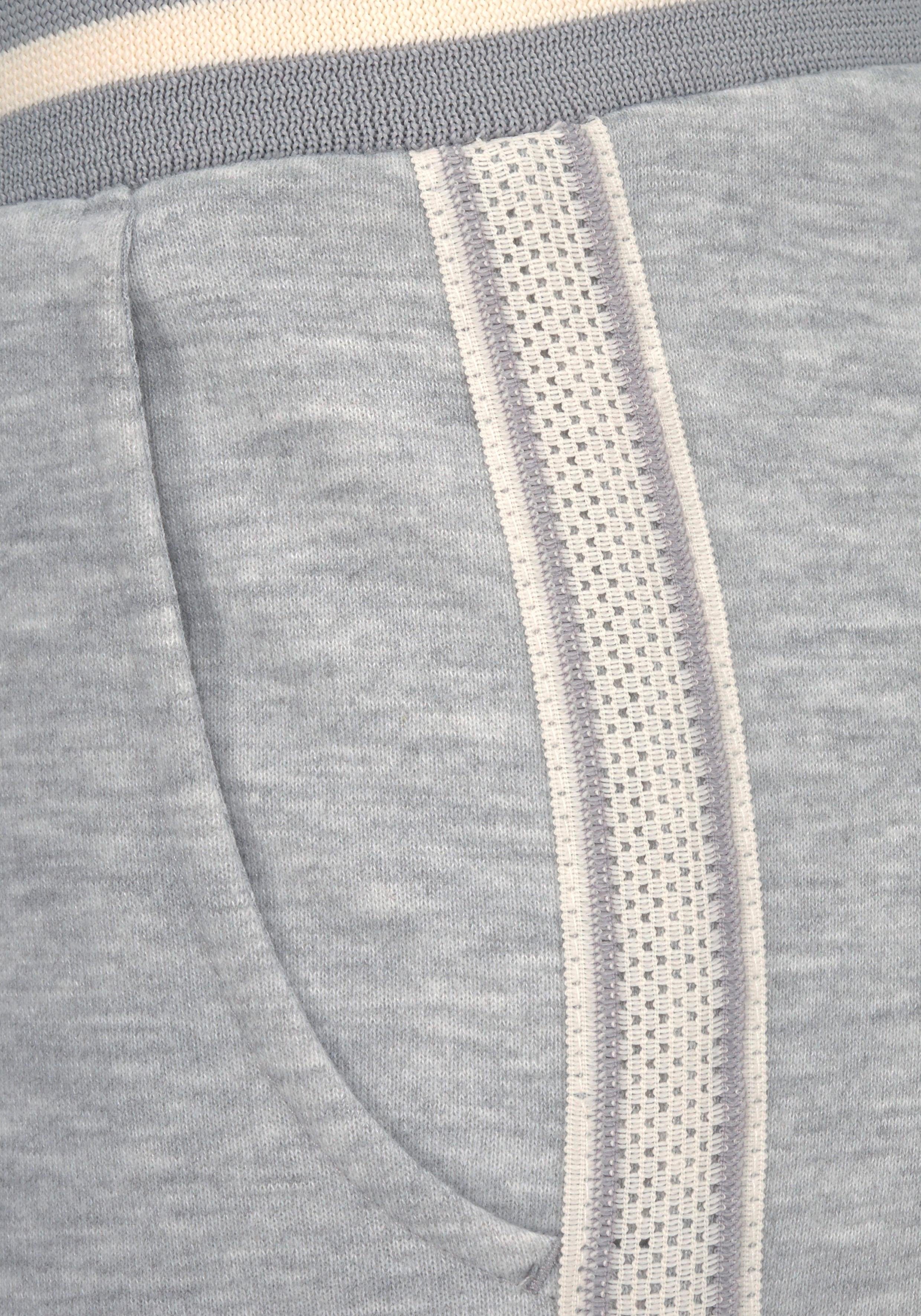Bench. Relaxhose mit gestreiftem Bund und Glanzprint, Loungewear, Loungeanzug