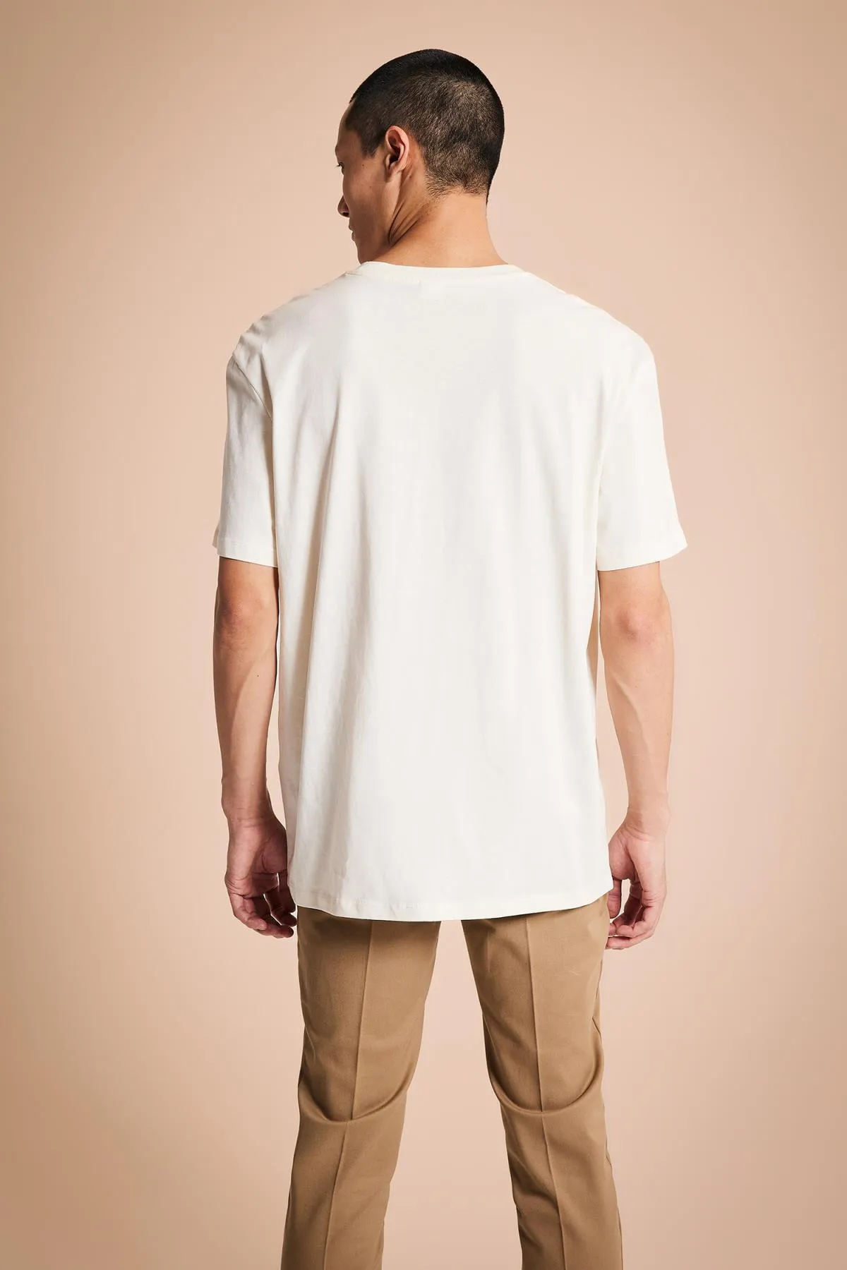 DeFacto  Neues Basic-T-Shirt mit Fahrradkragen und kurzen Ärmeln in normaler Passform, 100 % Baumwolle, V7699az23sp