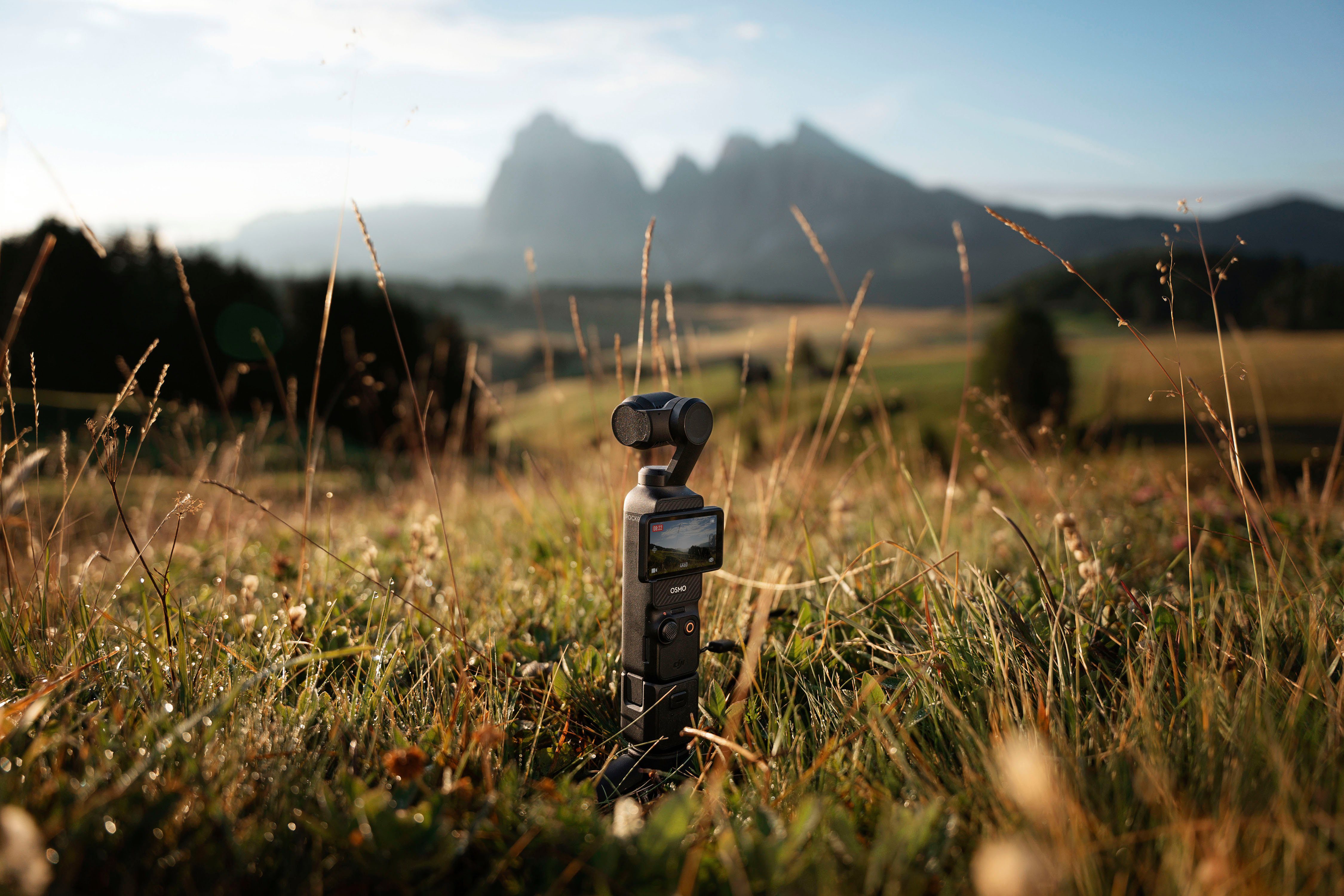 DJI Osmo Pocket 3 Camcorder (4K Ultra HD, Bluetooth)