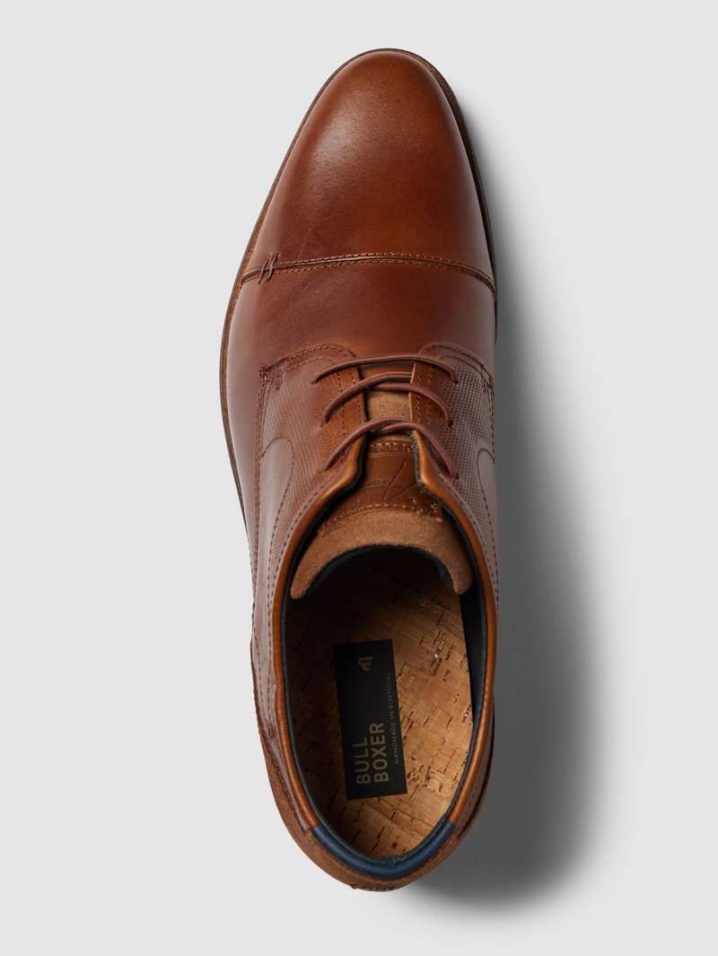 Schnürschuhe mit Label-Details in cognac