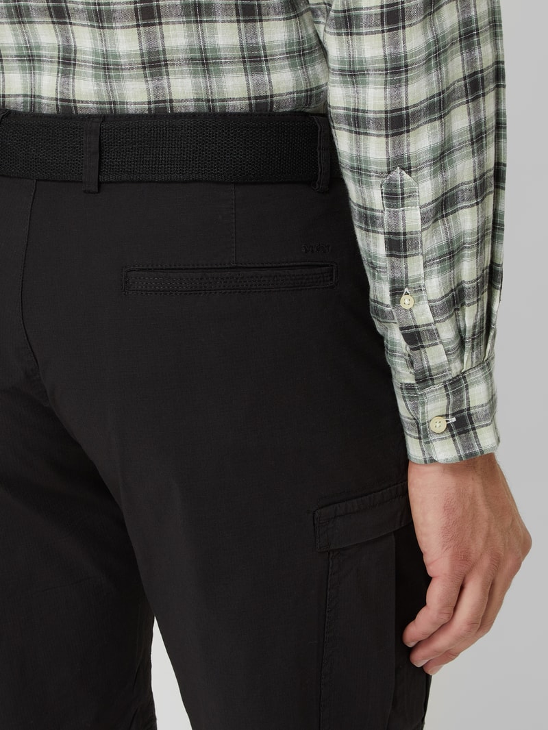 Cargoshorts mit Stretch-Anteil in schwarz