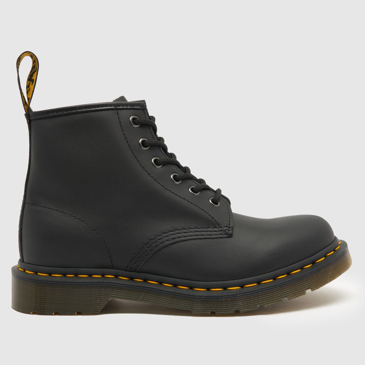 Dr. Martens 101 nappa csizma fekete színben