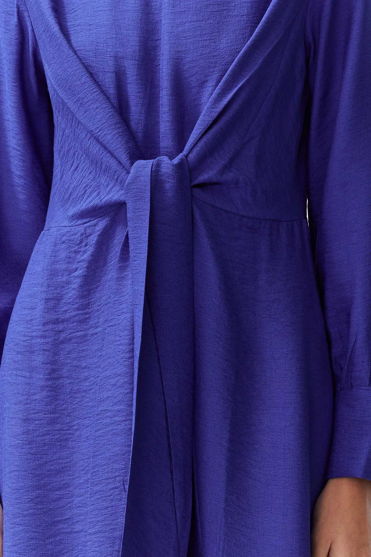 Trendyol Modest  Saks-Webkleid mit Bindedetail an der Taille TCTSS23EB00221