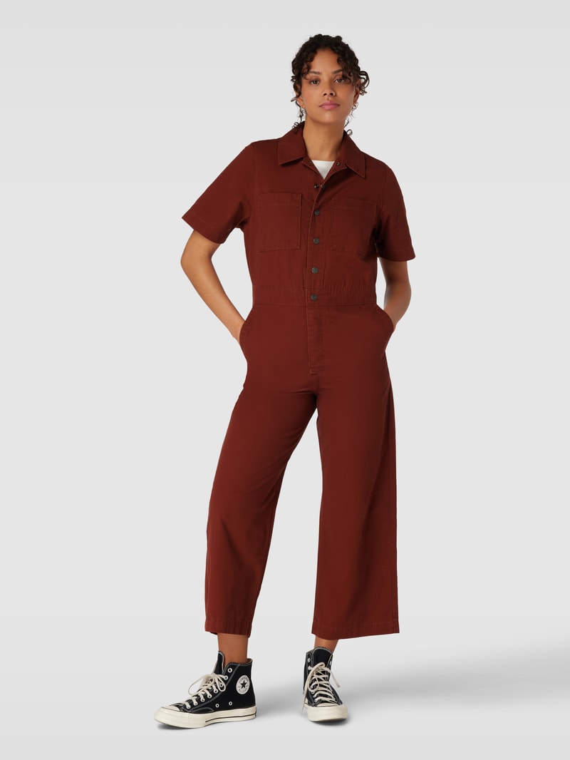 Jumpsuit mit Brusttaschen in olivgrün