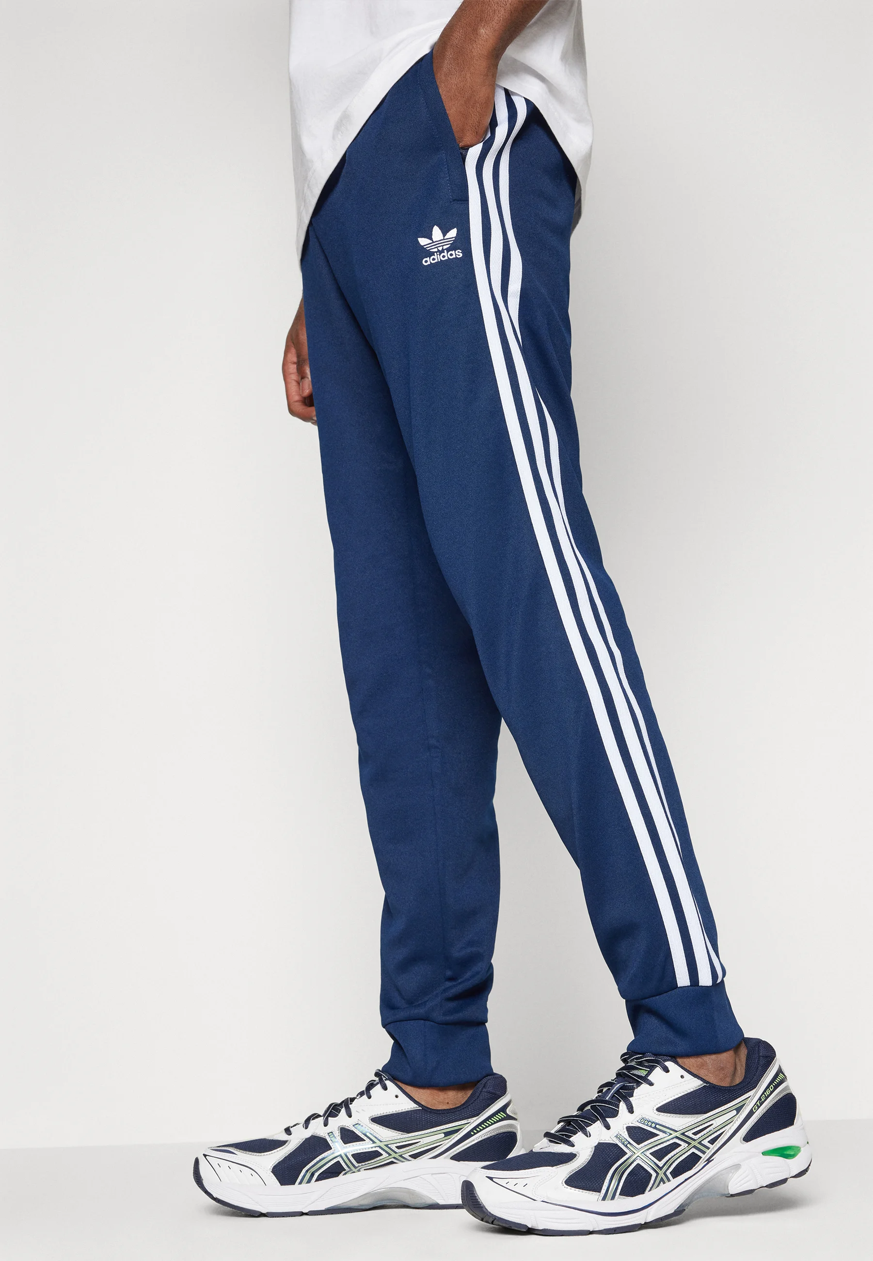 Pantalones deportivos adidas Originals