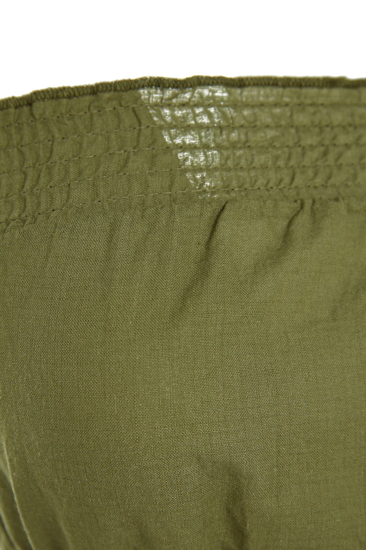 Trendyol Collection  Grünes gewebtes Blusen-Hosen-Set aus 100 % Baumwolle TBESS21AU0444