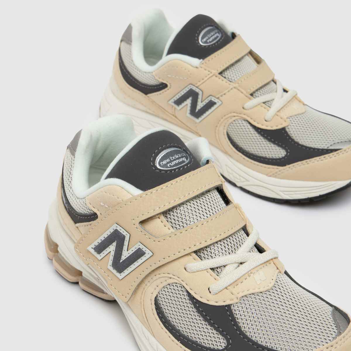 New Balance bézs 2002 v Junior cipők