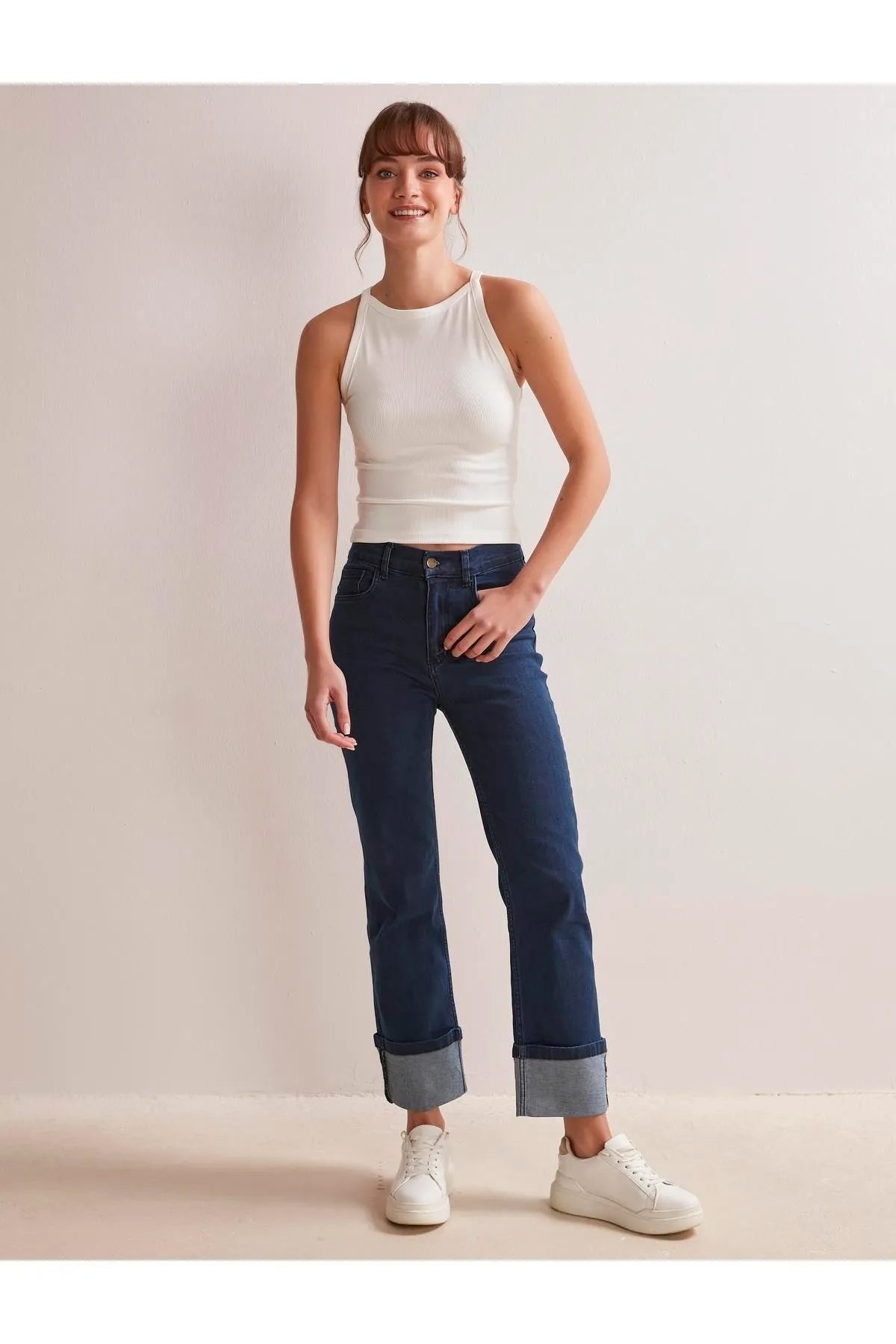 Jimmy Key  Weißes, ärmelloses Neckholder-Unterhemd aus Strick für Damen in Slim Fit