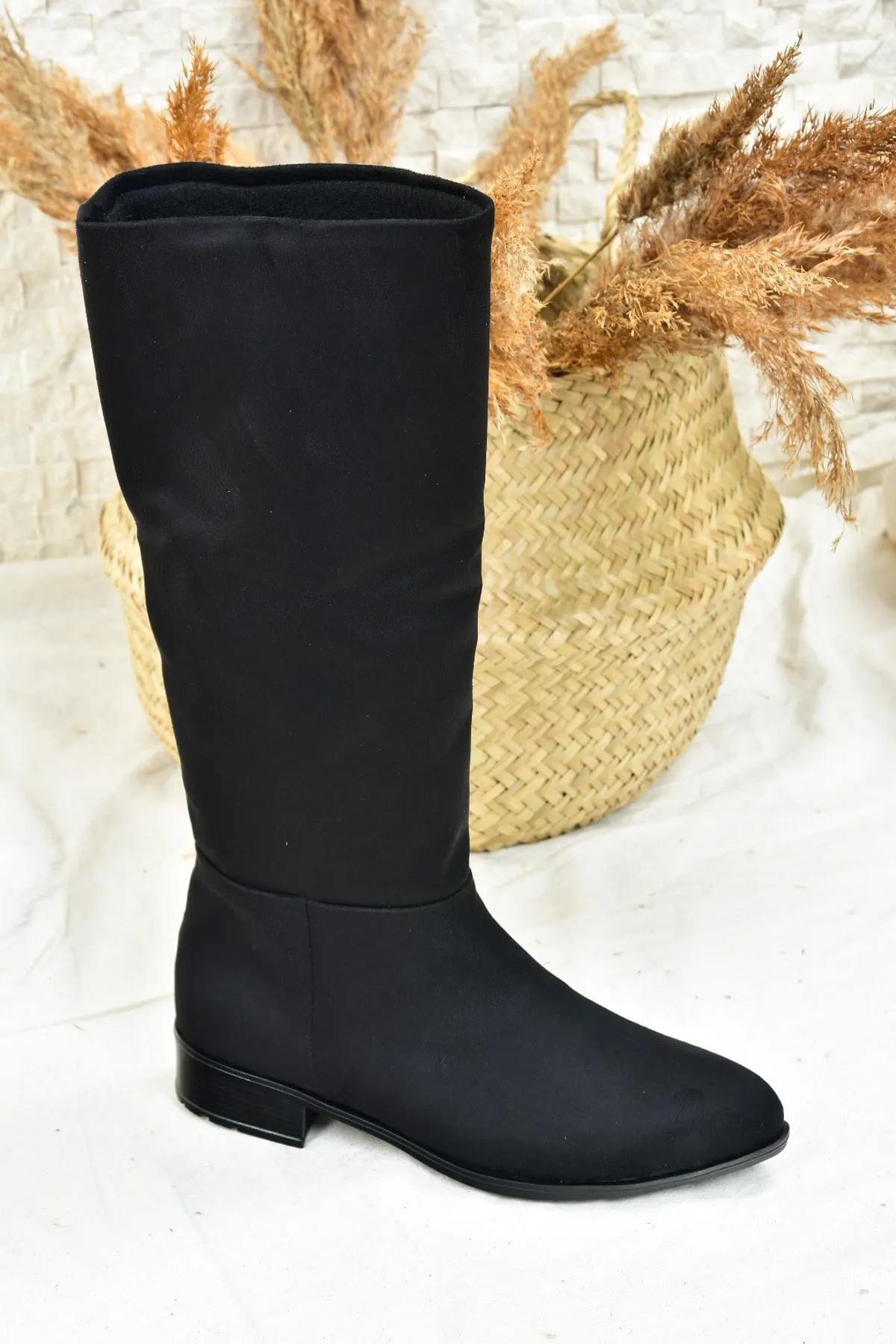 Fox Shoes  Tägliche Damenstiefel aus schwarzem Wildleder mit flacher Sohle L726600902